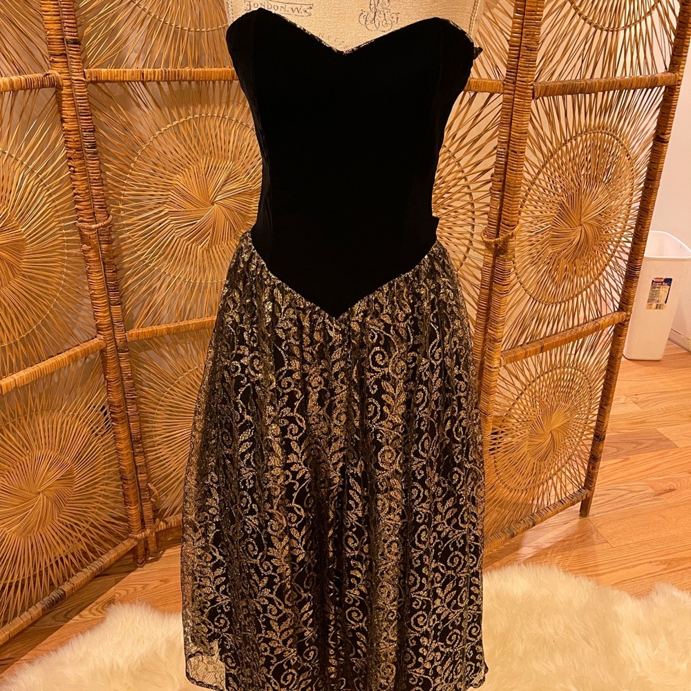 Vintage Scott McClintock strapless velvet/lace black &gold SZ 12 full skirt 80s